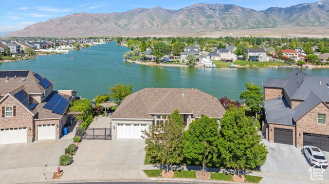 Photo 10 for MLS #2087554 at 6142 N Schooner Ln