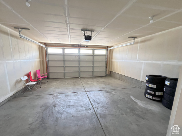 Photo 8 for MLS #2087608 at 612 N Canvasback Dr