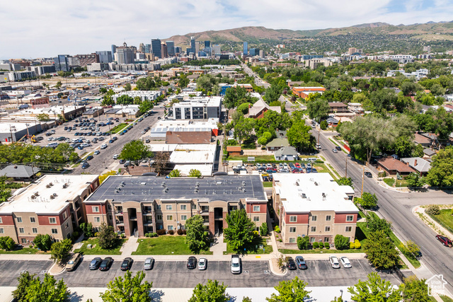 Photo 7 for MLS #2087614 at 170 E Belmont Ave #B8