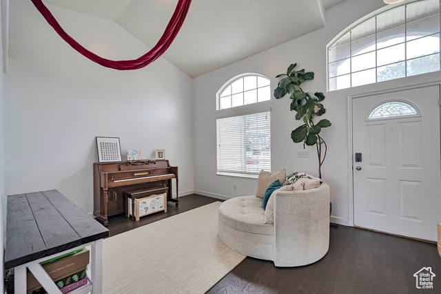 Photo 3 for MLS #2087666 at 267 W Noah Cir
