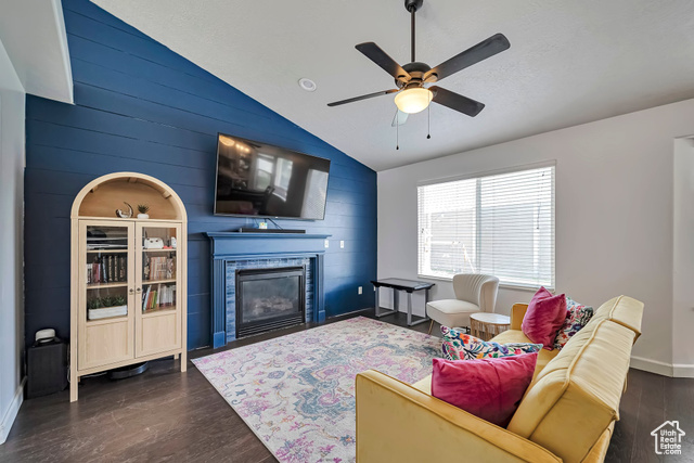 Photo 4 for MLS #2087666 at 267 W Noah Cir