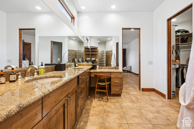 Photo 18 for MLS #2087675 at 2090 N Tuweap Dr #9