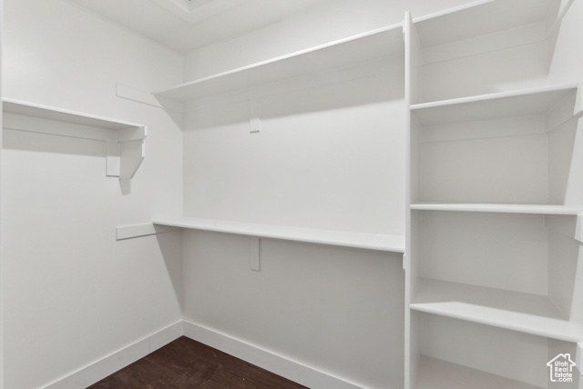 Photo 9 for MLS #2087698 at 1615 N Angel St #C