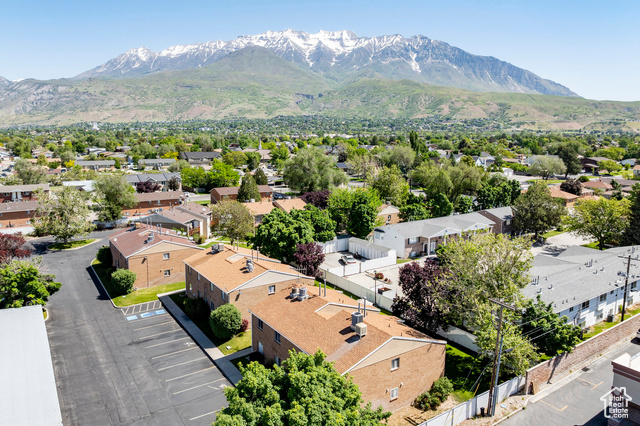 870 N 160 W 3 Orem, Utah Incredible location in the heart of Orem, within walking distance to many amenities. South end unit with stunning east mountain views and abundant natural sunlight throughout. Major universities are just a short drive or bike ride away. Easy freeway access and close proximity to Provo Canyon the home of Sundance Ski Resort, hiking, biking, and fishing-endless outdoor fun awaits. This well-established community boasts many long-term residents and features a large grassy area for play and a private deck that extends your living space. Recently painted, new door hardware, clean and move in ready! Nice storage off the deck, Low HOA!