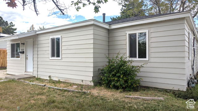 Photo 2 for MLS #2087802 at 4650 W Mildred St