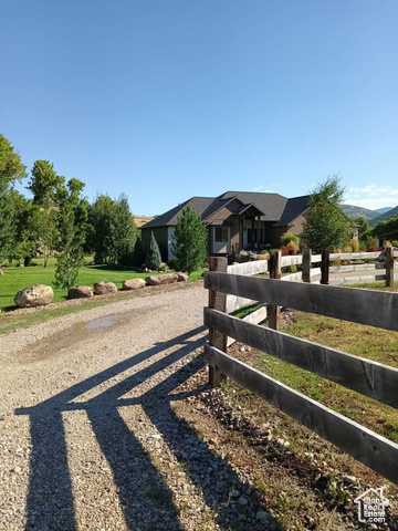 Photo 5 for MLS #2087816 at 4633 E Glendale Rd