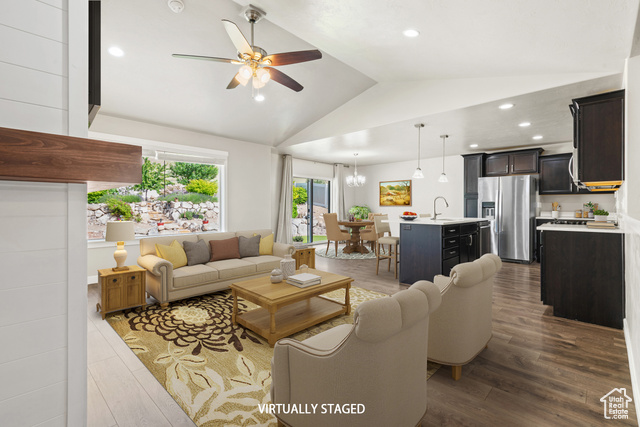 Photo 11 for MLS #2087859 at 8640 N Iron Horse Dr