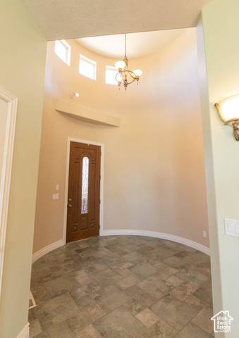 Photo 10 for MLS #2087897 at 935 S 950 East