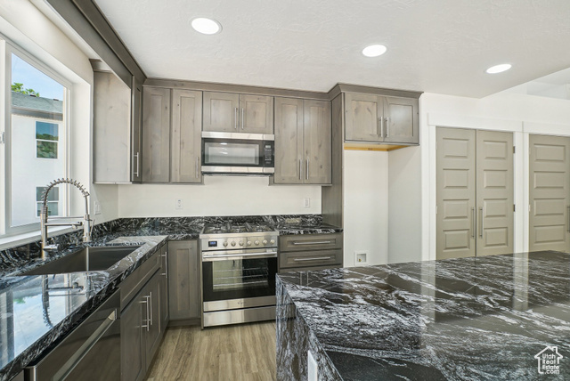 Photo 17 for MLS #2087958 at 1189 E Benchview Dr