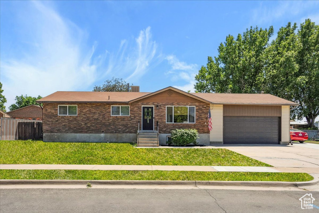 587 W 1460 N, Clinton UT 84015