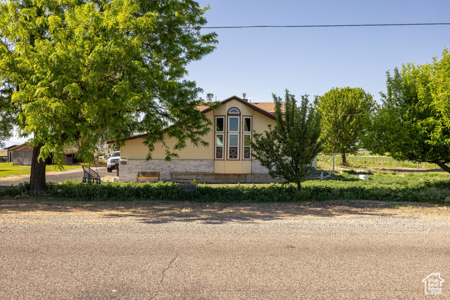 Photo 4 for MLS #2088065 at 10205 W 10400 North