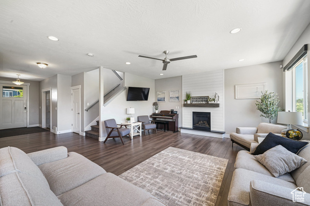 Photo 6 for MLS #2088072 at 149 E 230 North