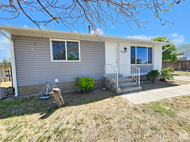 8181 W DANBURY DR Magna, Utah Magna City Wow! Don't miss out on this Stunning fully remodeled from head to toe, inside and out, worry free updated electrical and plumbing, Newer Roof and Sliding. This Fantastic Rambler features Renovated kitchen with quartz, 5bedrooms, 2bathrooms, 2 Large Living rooms. With a huge yard plenty of parking. And nearby Shopping Centers, Schools Restaurants and more!