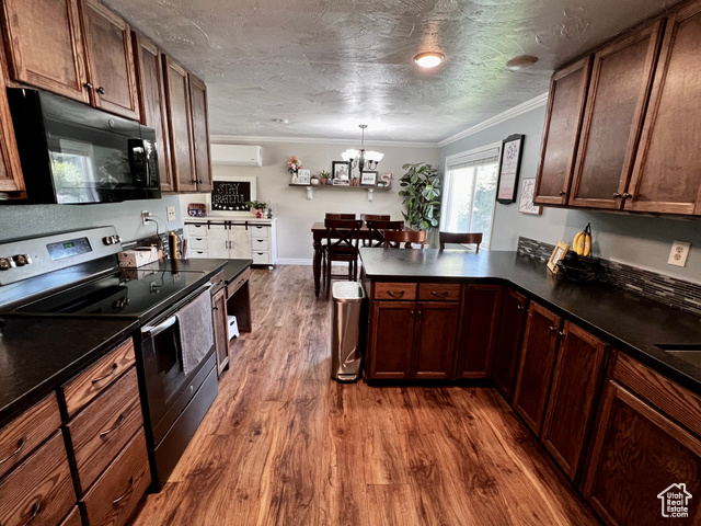 Photo 19 for MLS #2088076 at 130 Cascade Quey St