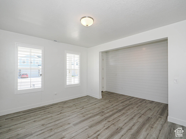 Photo 9 for MLS #2088120 at 3022 S Shoreline Dr