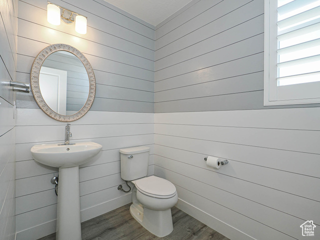 Photo 42 for MLS #2088120 at 3022 S Shoreline Dr