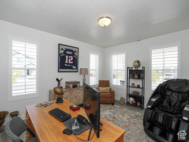 Photo 14 for MLS #2088120 at 3022 S Shoreline Dr