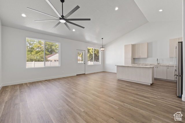 Photo 8 for MLS #2088132 at 387 N 300 East