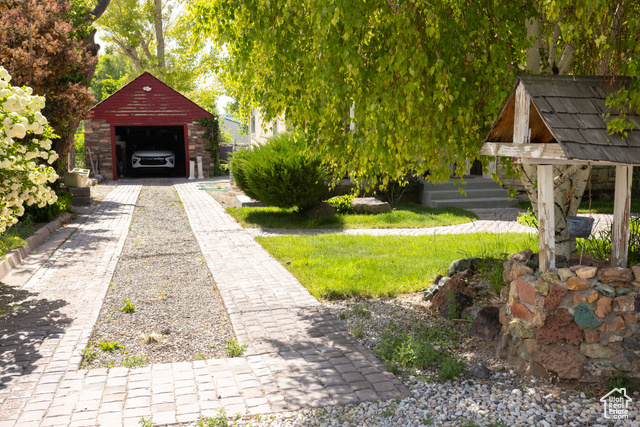 Photo 3 for MLS #2088214 at 40 S Main St