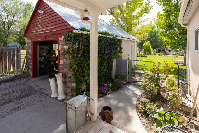 Photo 10 for MLS #2088214 at 40 S Main St