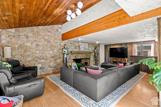 Photo 37 for MLS #2088226 at 12 N Quiet Meadow Ln