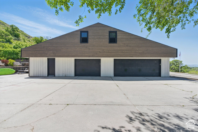 Photo 8 for MLS #2088226 at 12 N Quiet Meadow Ln