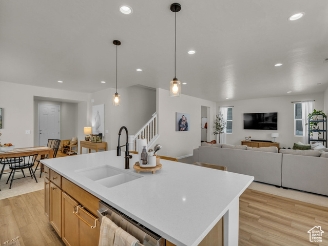 Photo 5 for MLS #2088350 at 6352 N Canter Dr