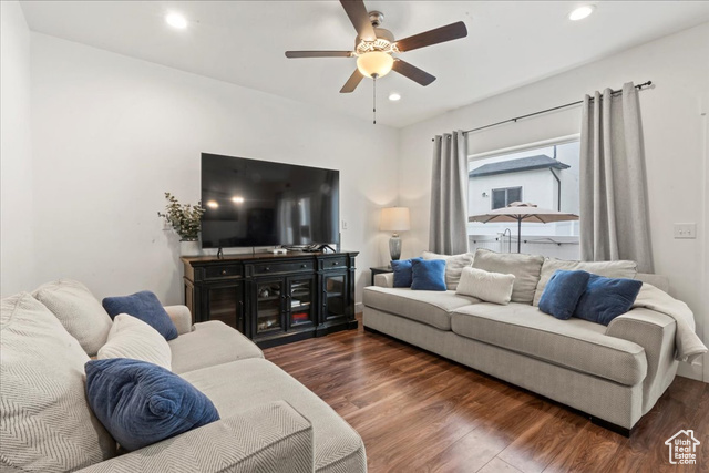 Photo 8 for MLS #2088363 at 7211 N Clover Leaf Ln