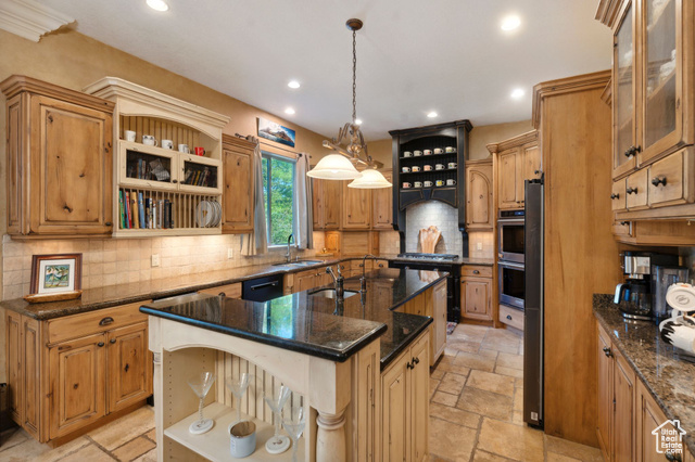 Photo 16 for MLS #2088477 at 13302 S Corner Wood Dr