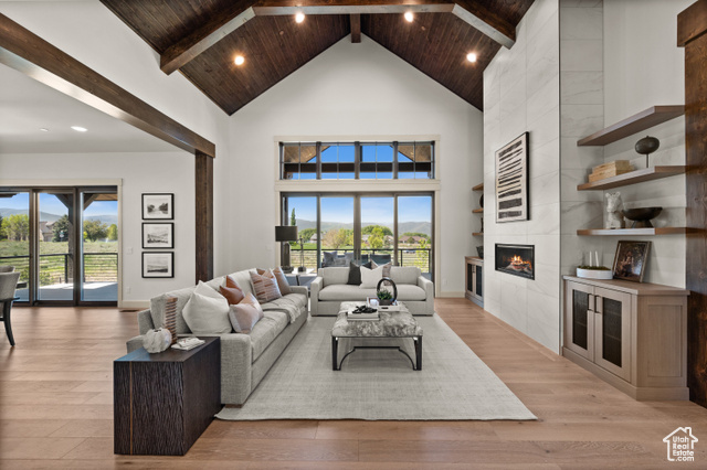 Photo 3 for MLS #2088502 at 113 N Haystack Mountain Dr #2