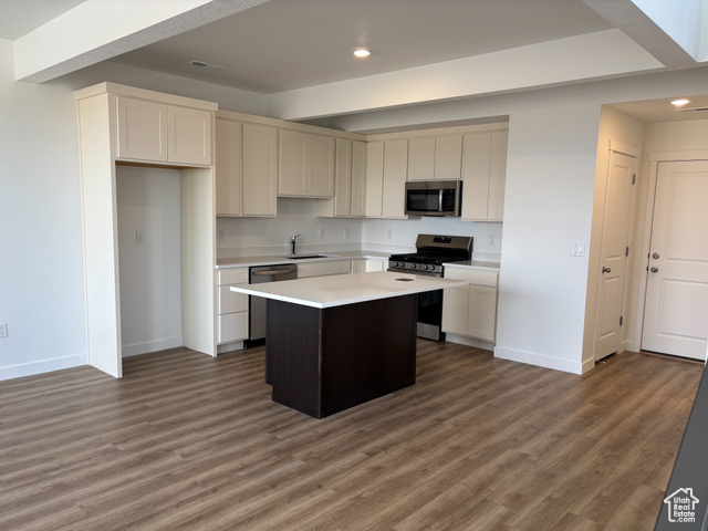 Photo 4 for MLS #2088581 at 6907 W South Jordan Pkwy