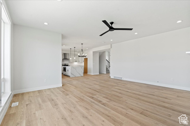 Photo 4 for MLS #2088590 at 1045 W Turnberry Cv #16