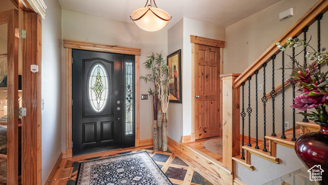 Photo 7 for MLS #2088636 at 1988 Fieldstone Ln