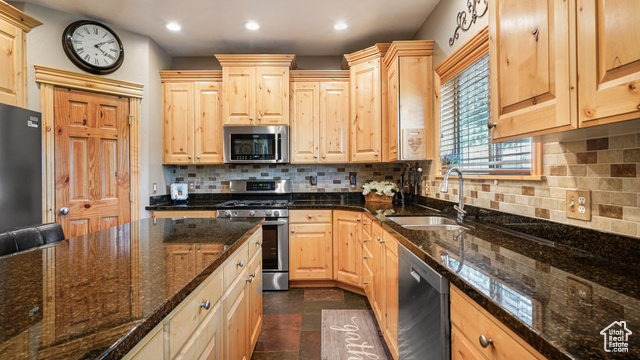 Photo 14 for MLS #2088636 at 1988 Fieldstone Ln