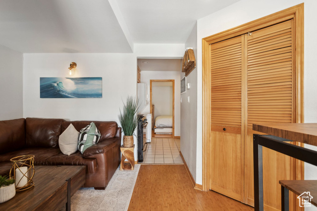 Photo 11 for MLS #2088641 at 470 Woodside Ave #10