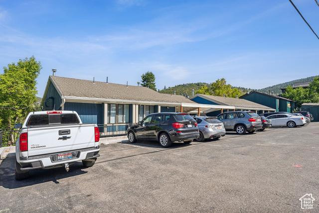 Photo 31 for MLS #2088641 at 470 Woodside Ave #10