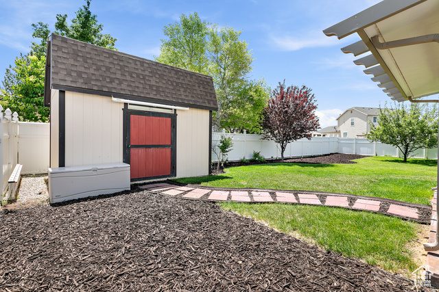 Photo 37 for MLS #2088705 at 137 Stern Ct