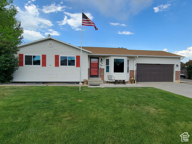 264 W 550 N Santaquin, Utah Want to get away from the traffic and hectic life of big city living? Look at this great family home on large .27 acre lot with detached 3rd car garage/shop in small town Santaquin. This home features 4 bedrooms, 2.75 bathrooms, granite kitchen, LR & FR, storage room, large covered patio, mature landscaping and a fenced back yard. You can have all of this for only $525k. No showings until Sunday June 1st. Please allow 2 hours notice if possible. Open house on Friday, June 6th from 6pm - 8pm.