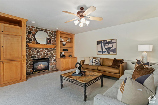 8697 Willow Green Cir