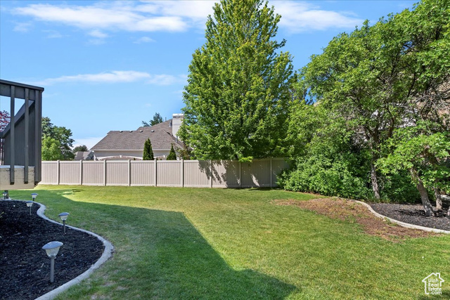 8697 Willow Green Cir