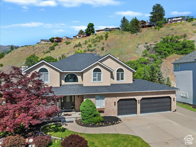 8697 Willow Green Cir