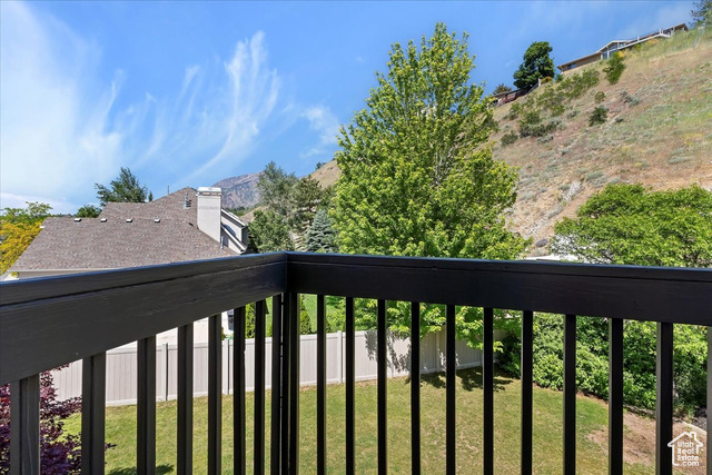 8697 Willow Green Cir