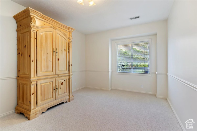 8697 Willow Green Cir