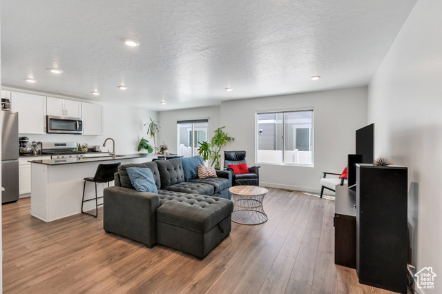 1073 E DORY BOAT RD Saratoga Springs, Utah Owner willing to entertain alternate financing options. Looking to match or beat DR Hortons offer for similar properties in neighborhood, including rate buydown. Offers to be negotiated in writing.