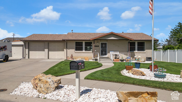 9162 S PEBBLE GLEN CIR, Sandy UT 84094