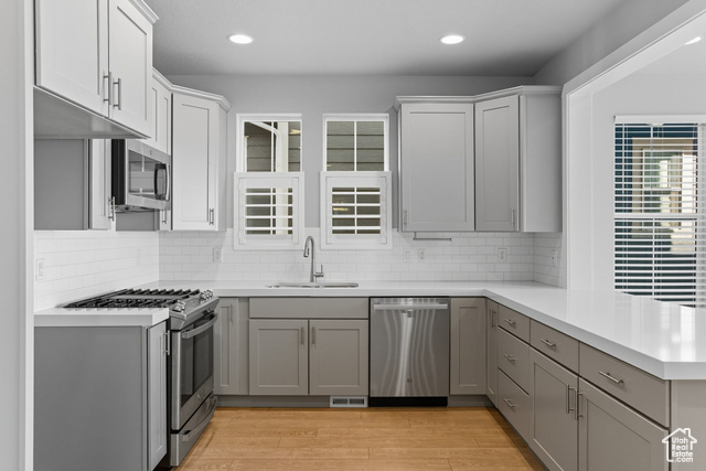 Photo 10 for MLS #2088873 at 9857 N Featherstone Dr