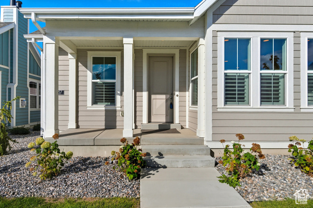 Photo 4 for MLS #2088873 at 9857 N Featherstone Dr