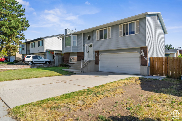 4924 W BARTON PARK DR, West Jordan UT 84081