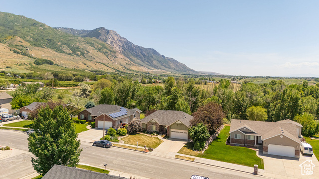Photo 2 for MLS #2088962 at 1257 W 3275 South