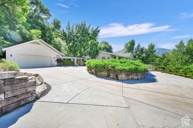 Photo 18 for MLS #2088964 at 504 Aspen Dr